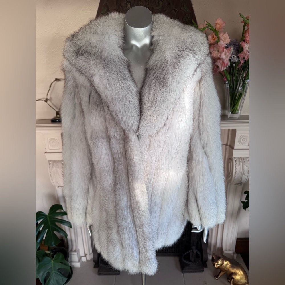Vintage Blue Fox Fur Coat - Plush Collared Jacket